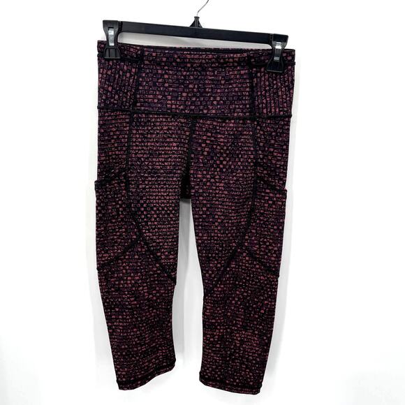 LULULEMON Outrun 17" Crop in Shatter Weave Dust Coral Plum / Black // 4 - Picture 5 of 12
